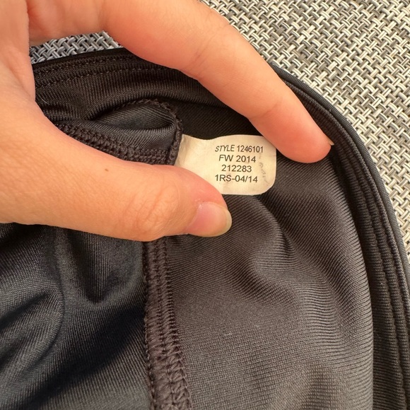 Under Armour Womens Black Athletic Biker Shorts Size XS/Small - Picture 3 of 3